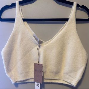 New - Large Snuggle Sac Casual Cozy White Knit Air Feel Cropped
Tank Top